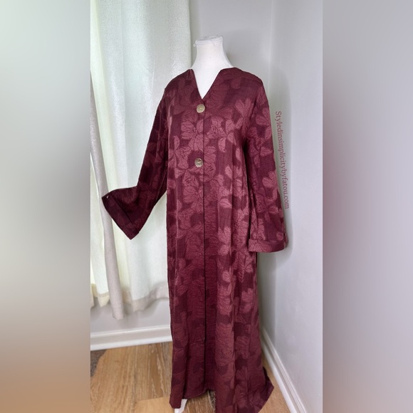 Elegant Burgundy Long Abaya Modest Maxi dress  with Floral Pattern - Picture 5 of 15